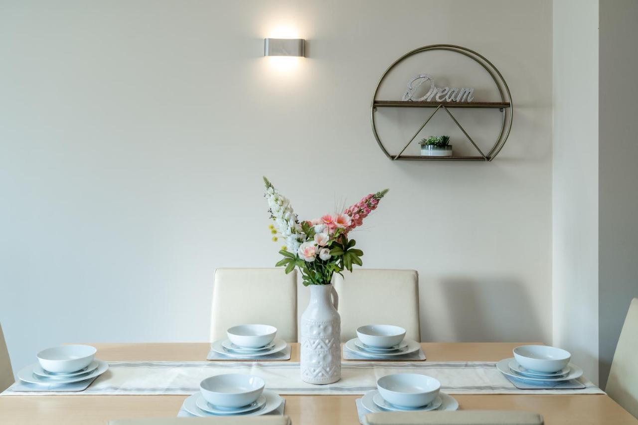 Spacious 2 Bedroom Apartment - Sleeps 6 브라이턴 외부 사진